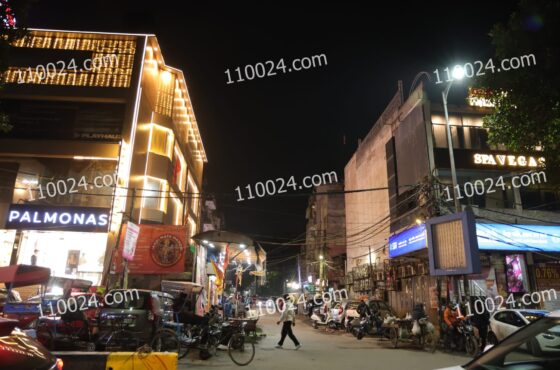 Why “Little Kabul” (Lajpat Nagar 4) is the Soul of South Delhi’s Food Scene